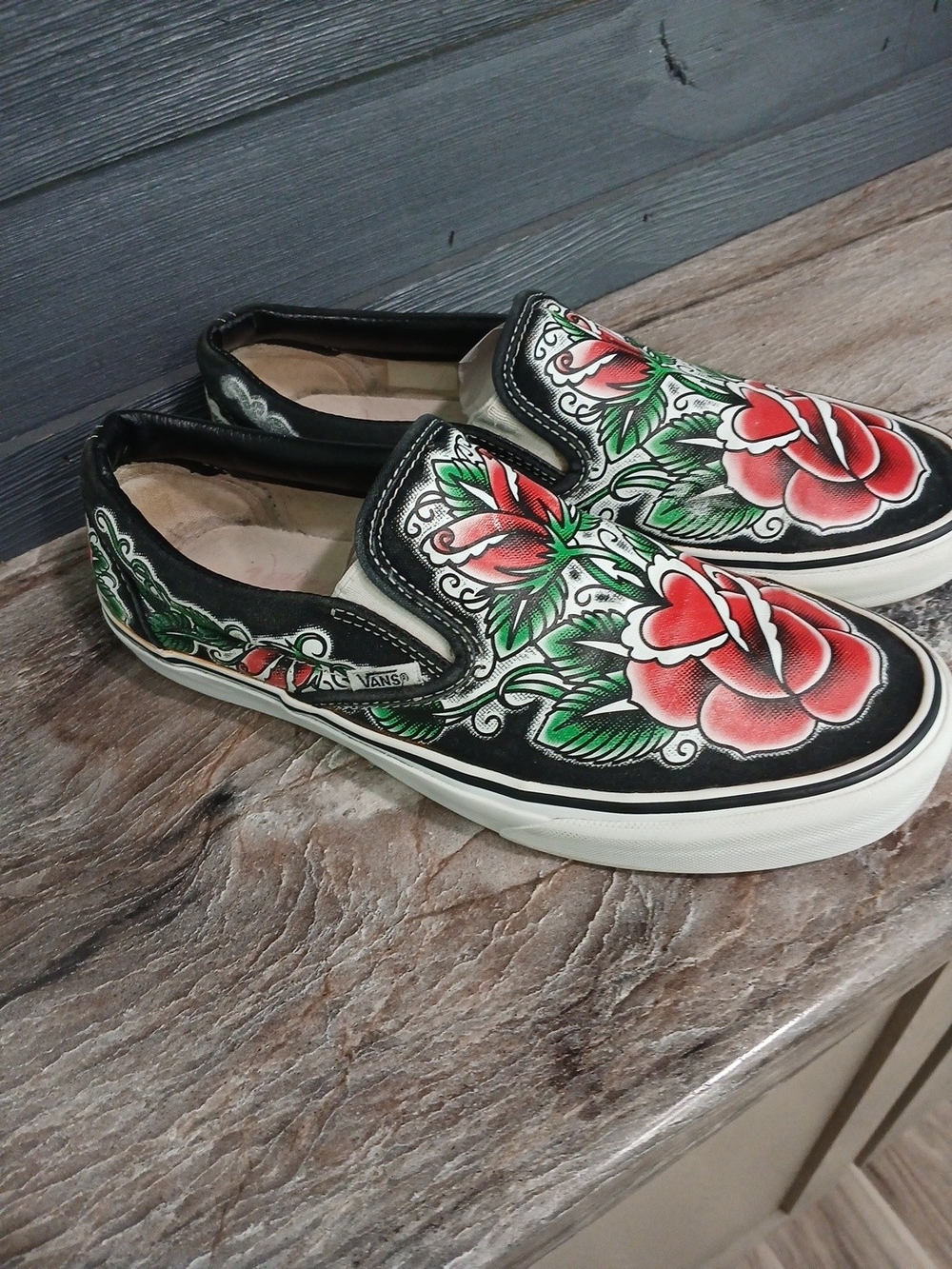 Vans Black Slip-On Loafers with Red Rose Tattoo Leaf Graphic Vintage Y2K - Picture 2 of 12